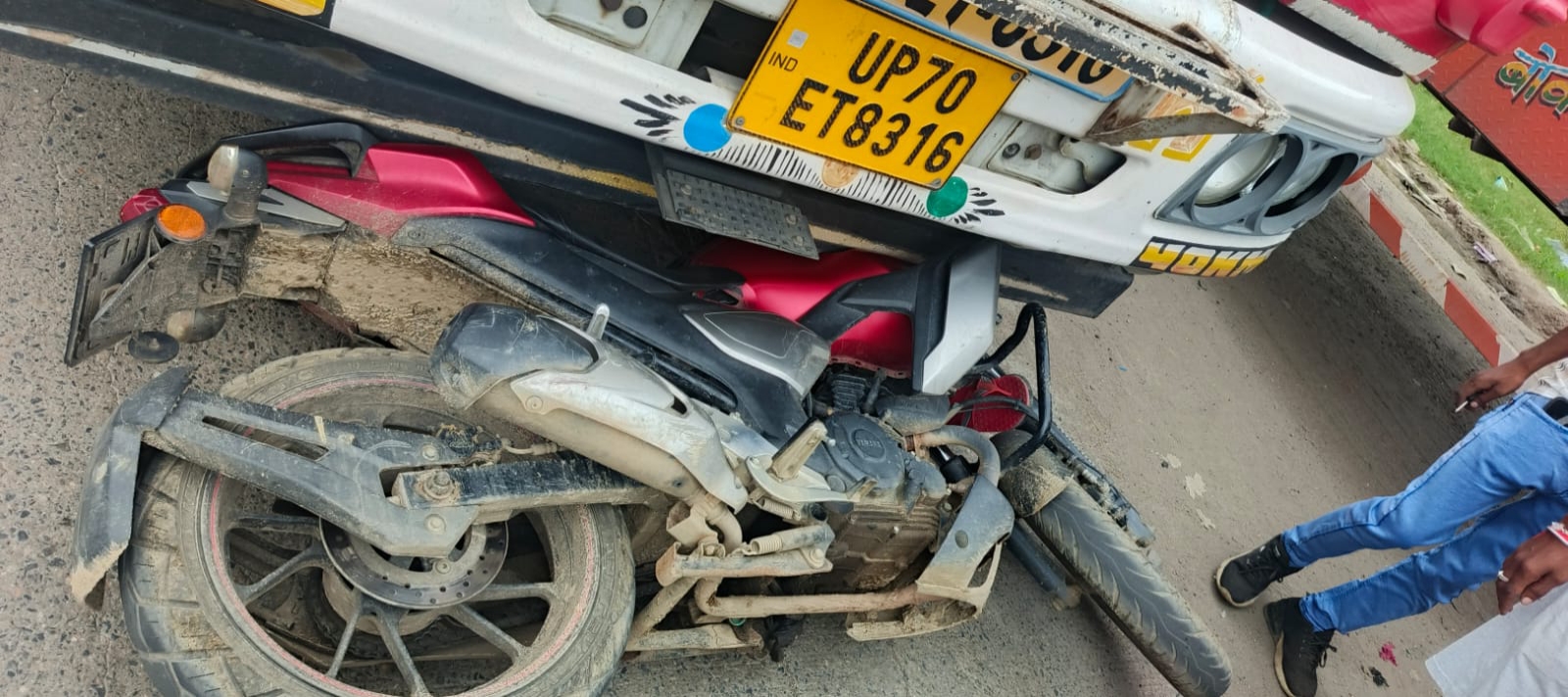 barhi-purhara-mod-bike-truck-accident