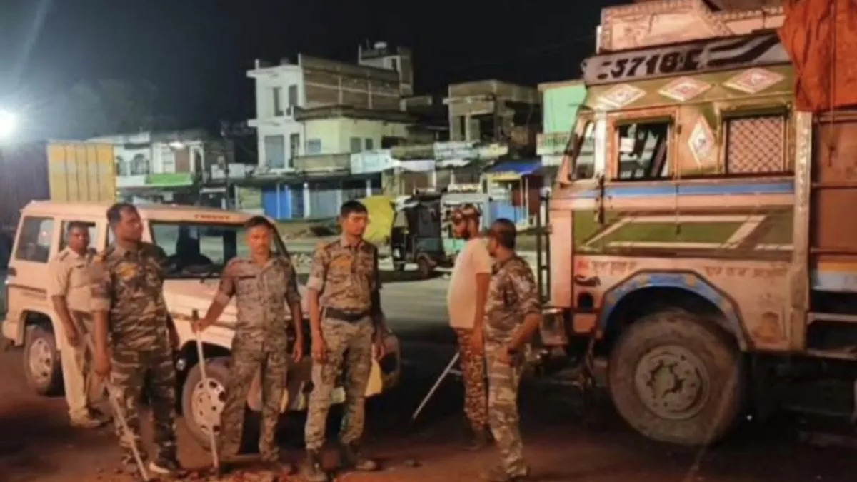 Hazaribagh GT Road par coal smuggling ke khilaf action, 40 ton koela jabt