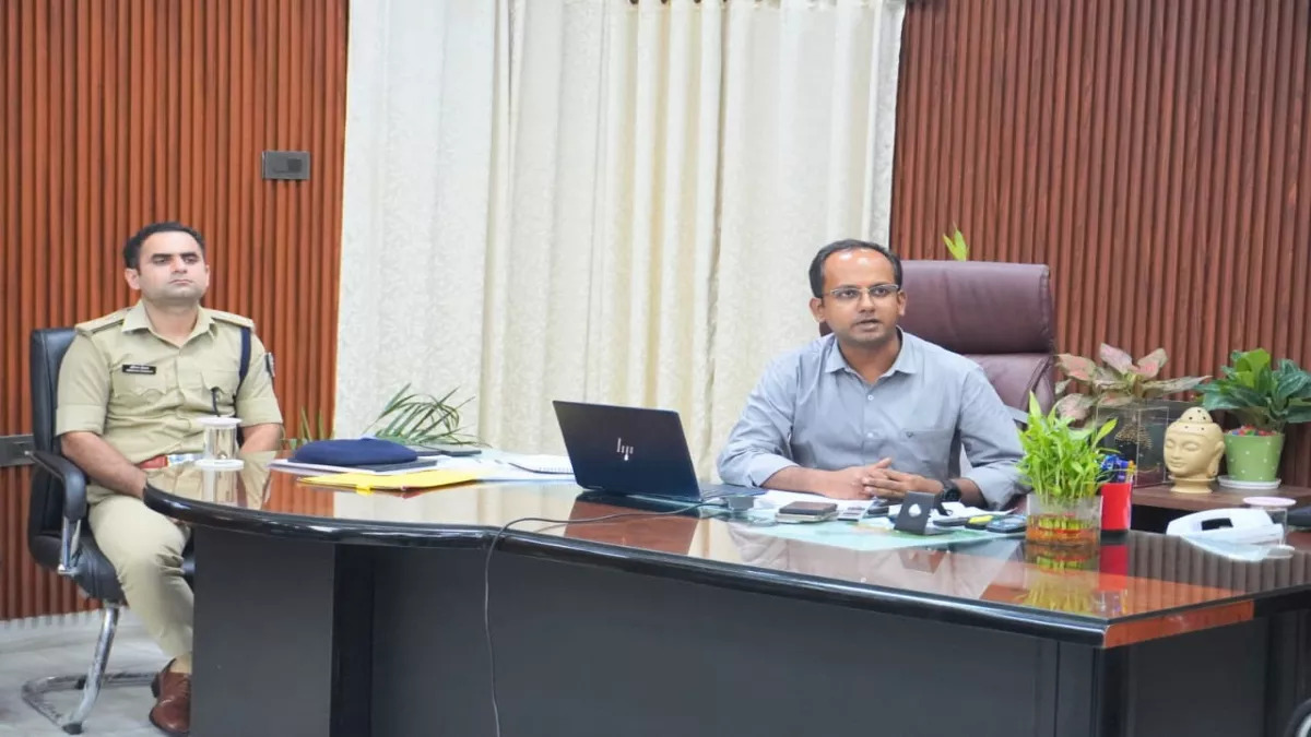 Bihar Election 2025: झारखंड से लगी 124 KM सीमा पर सुरक्षा कड़ी, पुलिस-प्रशासन ने बनाई संयुक्त रणनीति