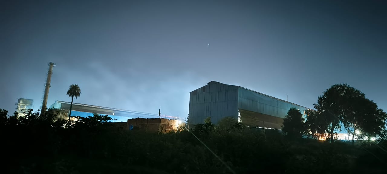 बरही रियाडा में वायु प्रदूषण का खतरा बढ़ा — फैक्ट्रियों से निकलता धुआं बना लोगों की परेशानी का कारण